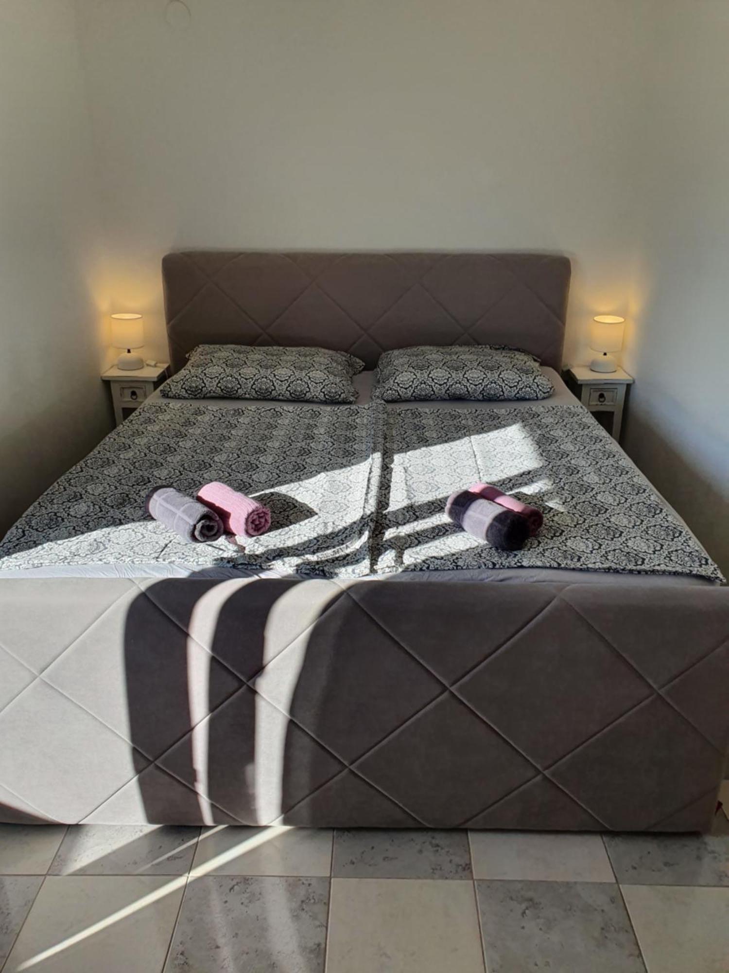 Apartments Zadar Nin Anton I Martina Vrsi Room photo